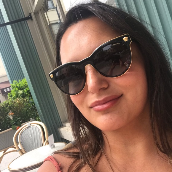 Meet your Posher, Chelta - Picture 1 of 1